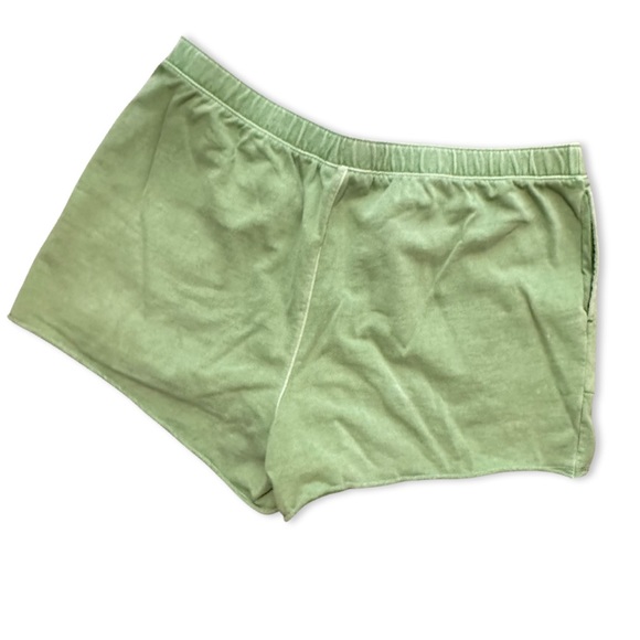Universal Threads‎ Green XL shorts with pockets sweatshirt material terry inside - Picture 2 of 3